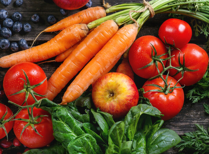 Superfoods-Fruit-Vegetables-Wood-Table